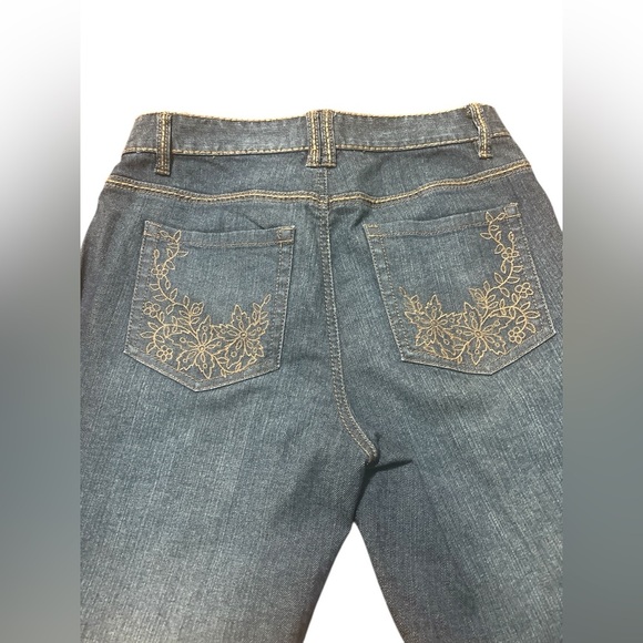 Liz Claiborne Woman’s Dark Blue Straight Jeans - Size 8 - Picture 15 of 16